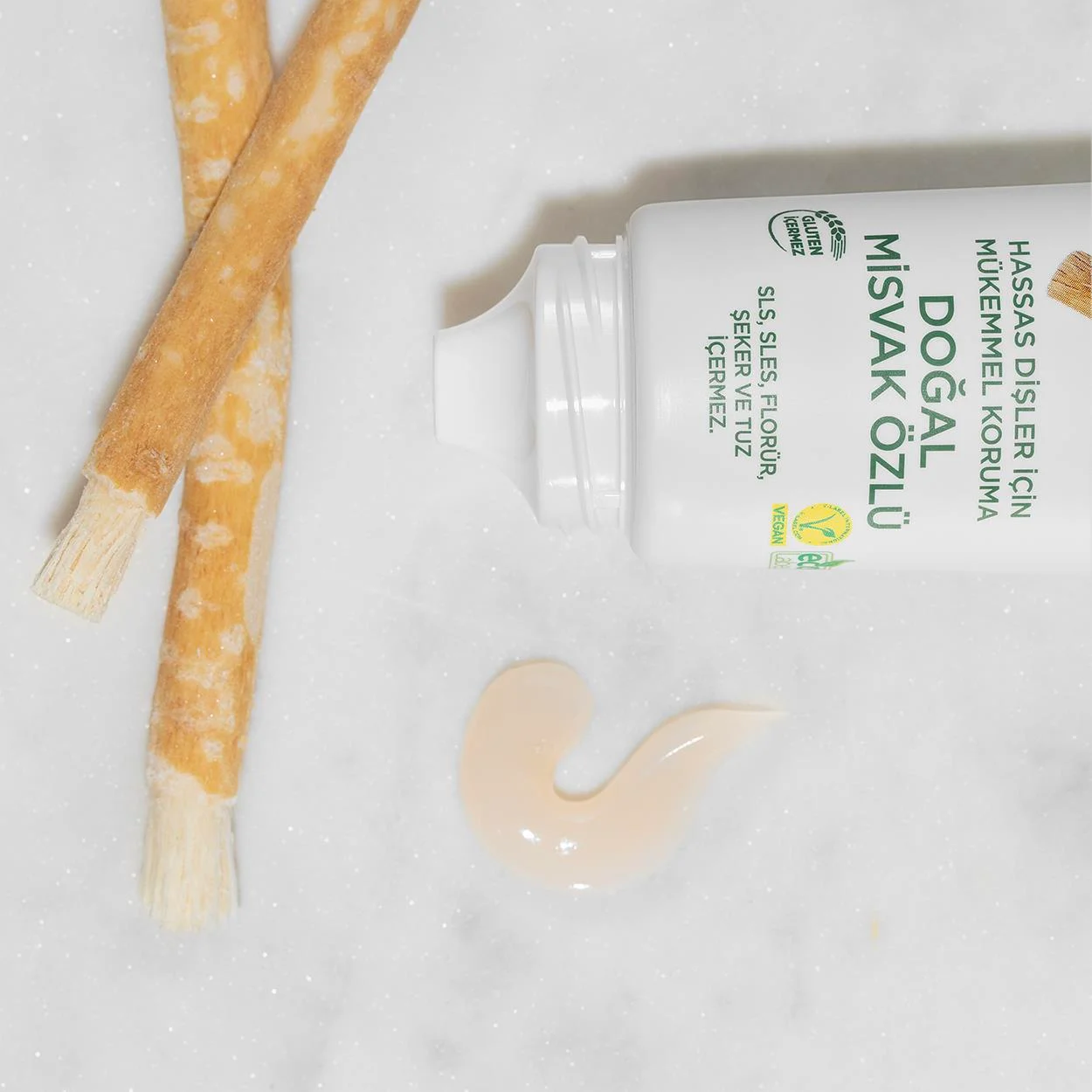 تصویر خمیر دندان ضد حساسیت ایوب صبری با عصاره گیاه مسواک